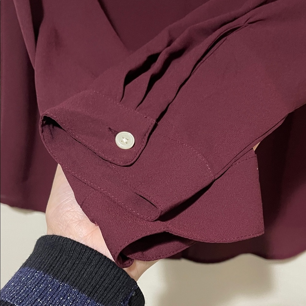 NWOT LOFT Beautiful Women's Burgundy Button Up Blouse Very Soft To Touch SZ M - Picture 7 of 11